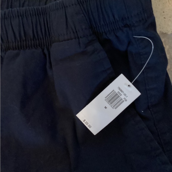 Old Navy Dark Blue Flat Front Shorts-jogger 8” inseam-SZ M
@2 - Picture 4 of 4